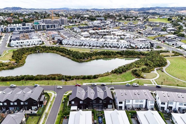 Photo of property in 35 Koura Drive, Red Beach, 0932