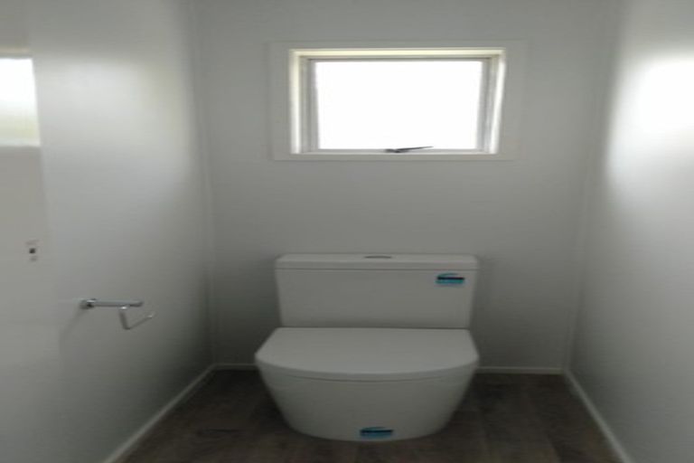 Photo of property in 2/10 Gloaming Place, Conifer Grove, Takanini, 2112