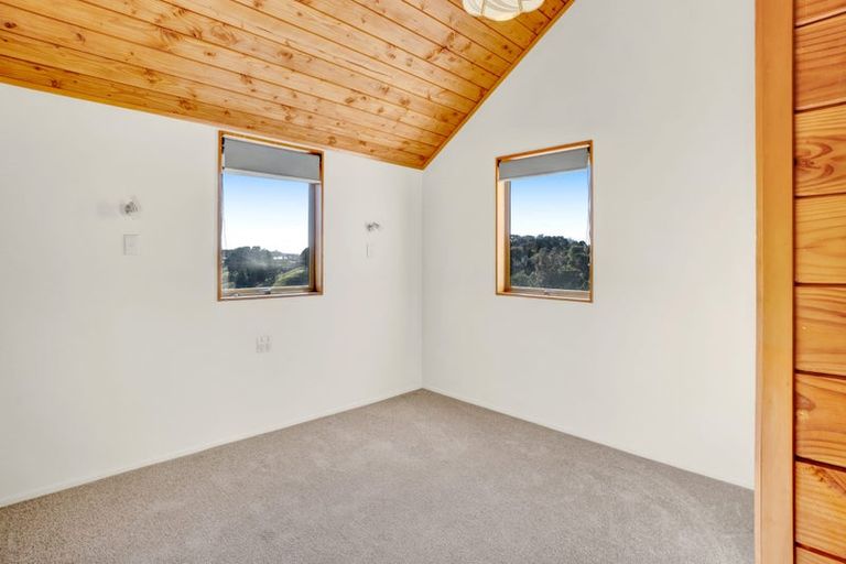 Photo of property in 28 Pararewa Drive, Whalers Gate, New Plymouth, 4310