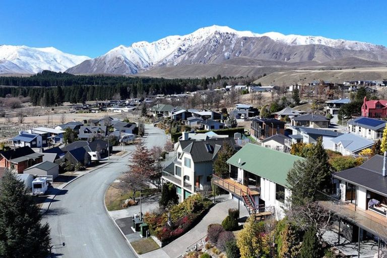 Photo of property in 10 Hamilton Drive, Lake Tekapo, 7999