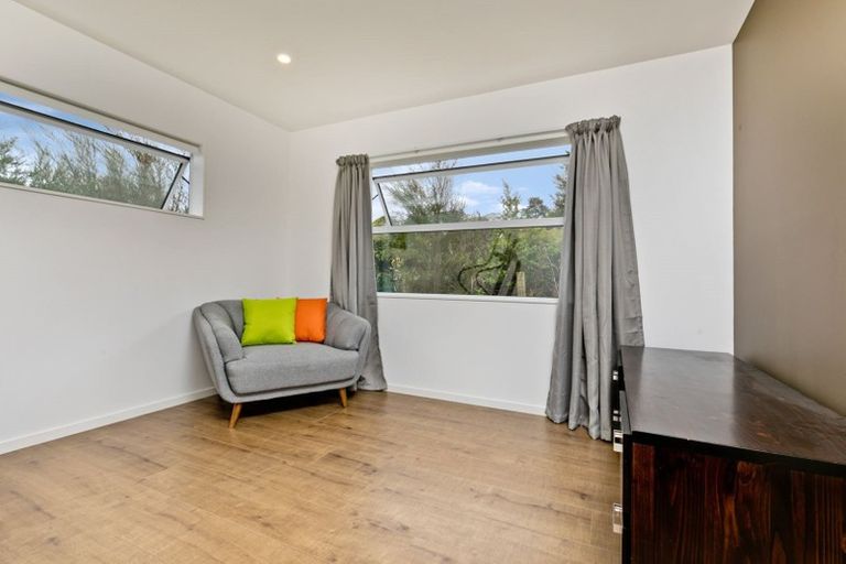 Photo of property in 28 Shah Place, Glen Eden, Auckland, 0602