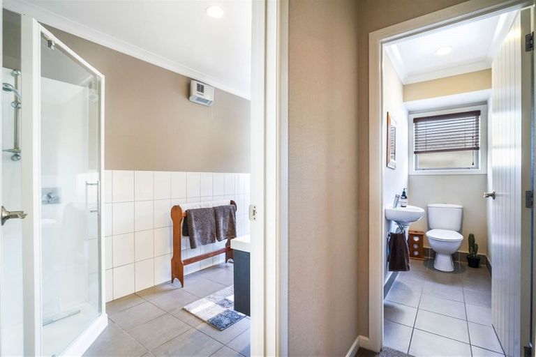 Photo of property in 2 Gibbston Close, Huntington, Hamilton, 3210