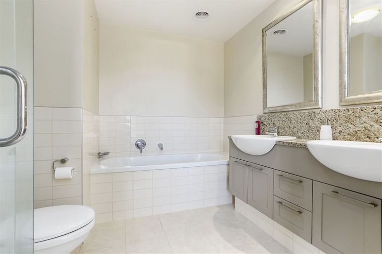 Photo of property in 7/2a Frieston Road, Milford, Auckland, 0620