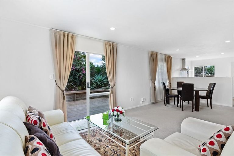 Photo of property in 51 Barbados Drive, Unsworth Heights, Auckland, 0632