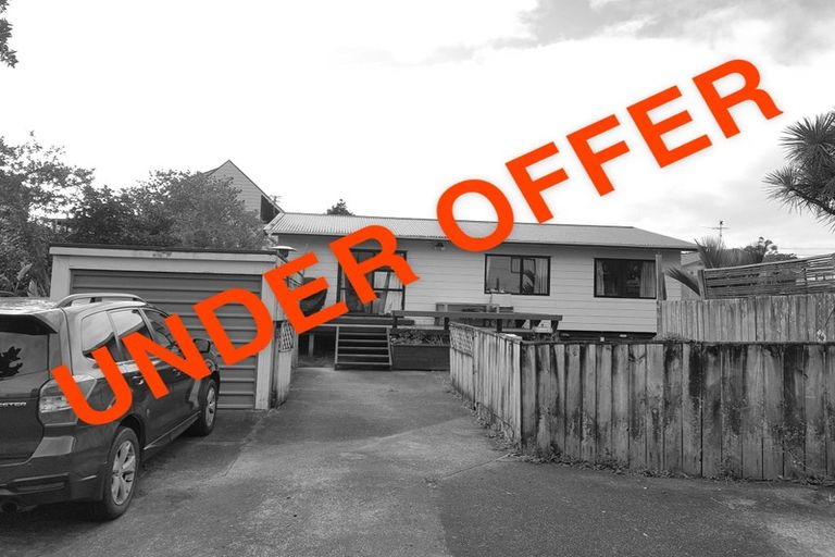 Photo of property in 2/20 Kamara Road, Glen Eden, Auckland, 0602