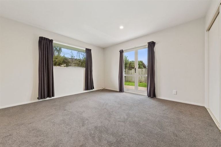 Photo of property in 16a Dunedin Street, Redwood, Christchurch, 8051