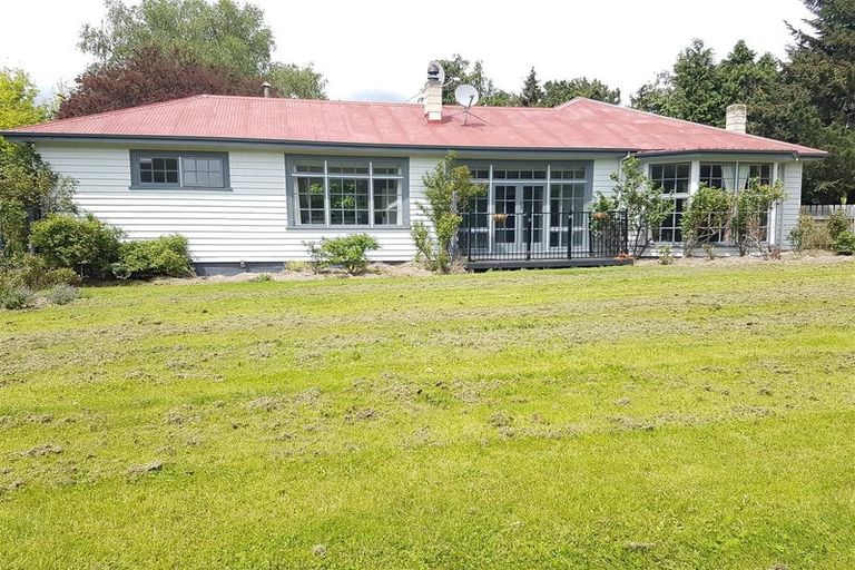 Photo of property in 2122 Fairlie Tekapo Road, Burkes Pass, Fairlie, 7987