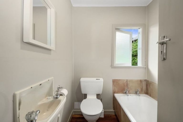 Photo of property in 5 Waihora Street, Taupo, 3330