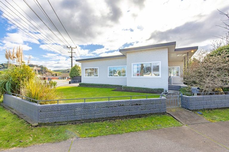 Photo of property in 1 Kelvin Street, Aramoho, Whanganui, 4500