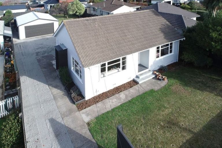 Photo of property in 4 Dunedin Street, Redwood, Christchurch, 8051