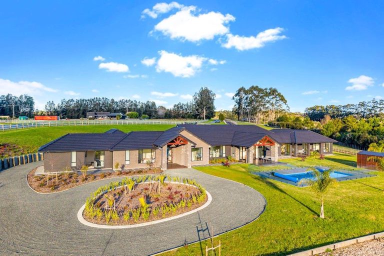 Photo of property in 1 Kaituhi Lane, Coatesville, 0793