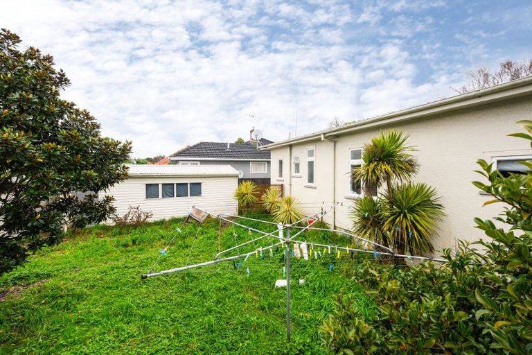 Photo of property in 95 Churchill Avenue, Hokowhitu, Palmerston North, 4410