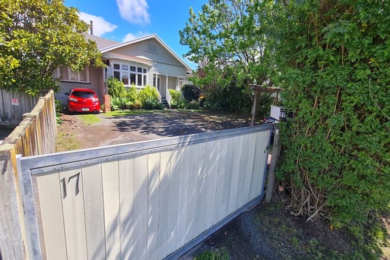 Photo of property in 17 Pakuranga Road, Pakuranga, Auckland, 2010
