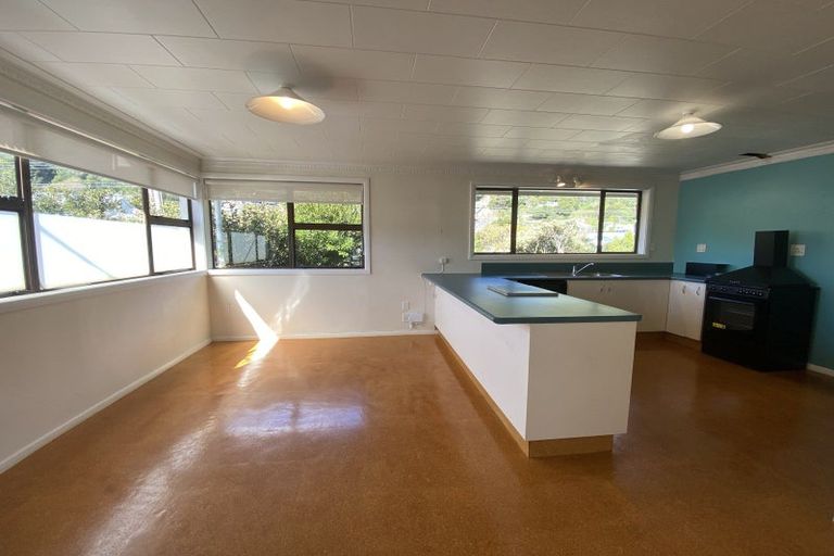 Photo of property in 91 Waikawa Road, Picton, 7220