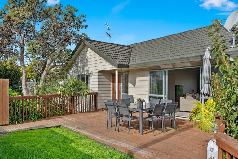 Photo of property in 24a Alexander Street, Cockle Bay, Auckland, 2014