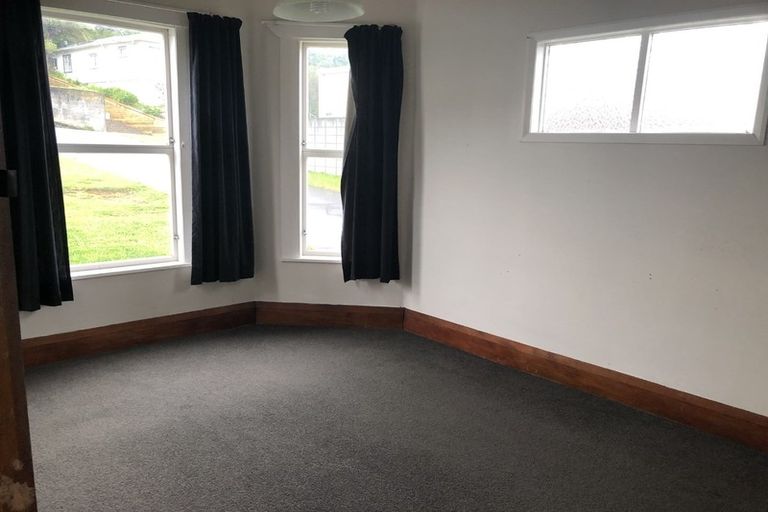 Photo of property in 43 Lorna Street, Lynmouth, New Plymouth, 4310