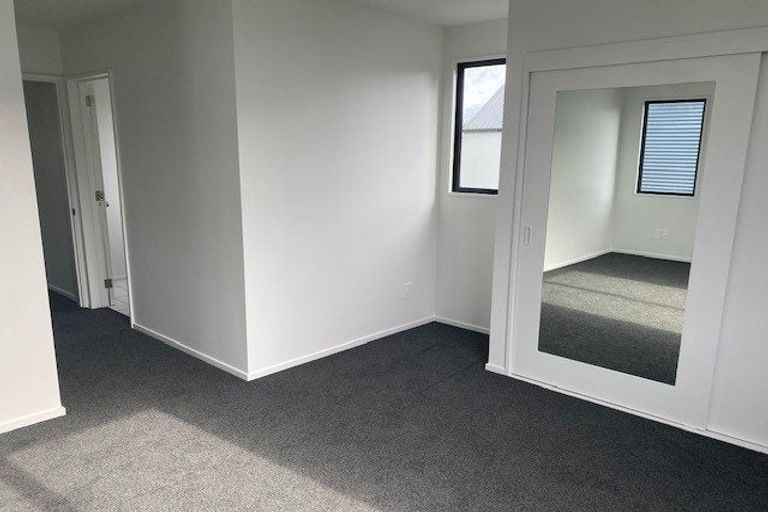 Photo of property in 32 Oakford Close, Riccarton, Christchurch, 8011