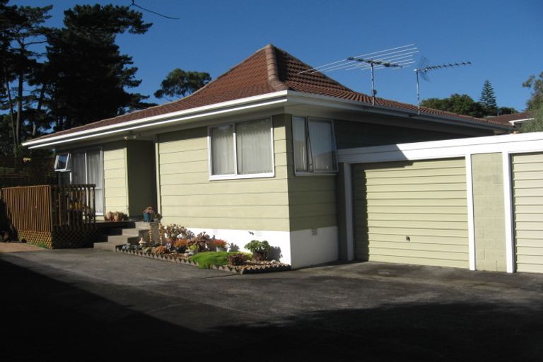 Photo of property in 2/29 Highland Park Drive, Highland Park, Auckland, 2010