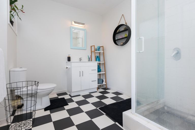 Photo of property in 11a Fenton Terrace, Cockle Bay, Auckland, 2014