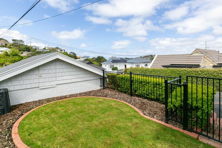 Photo of property in 15 Omar Street, Khandallah, Wellington, 6035