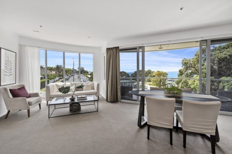 Photo of property in 1/7 The Promenade, Takapuna, Auckland, 0622