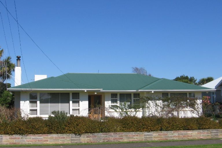 Photo of property in 14 Thynne Street, Foxton, 4814