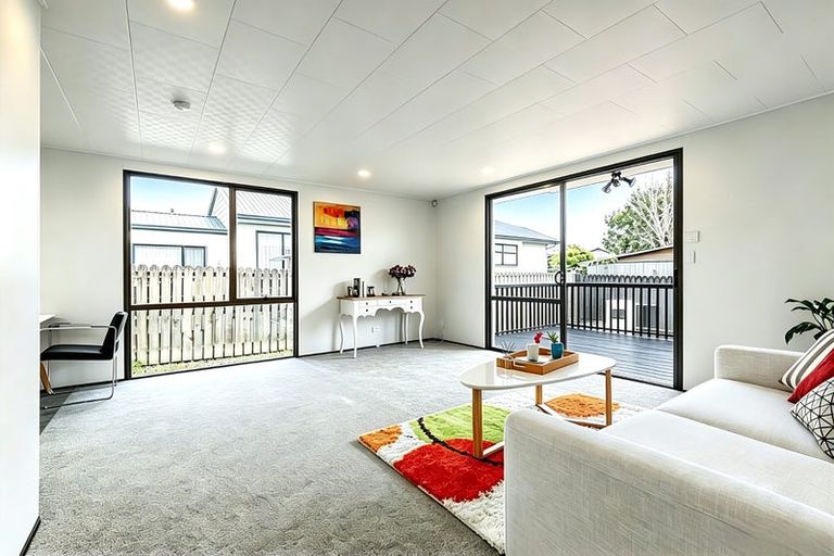 Photo of property in 2/26 Nearco Street, Randwick Park, Auckland, 2105
