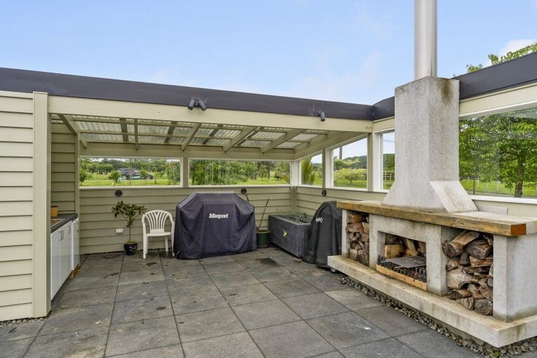 Photo of property in 140 School Road, Te Horo, Otaki, 5582