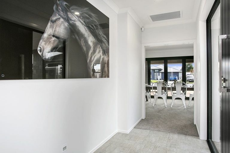 Photo of property in 35 Tulip Drive, Cambridge, 3434