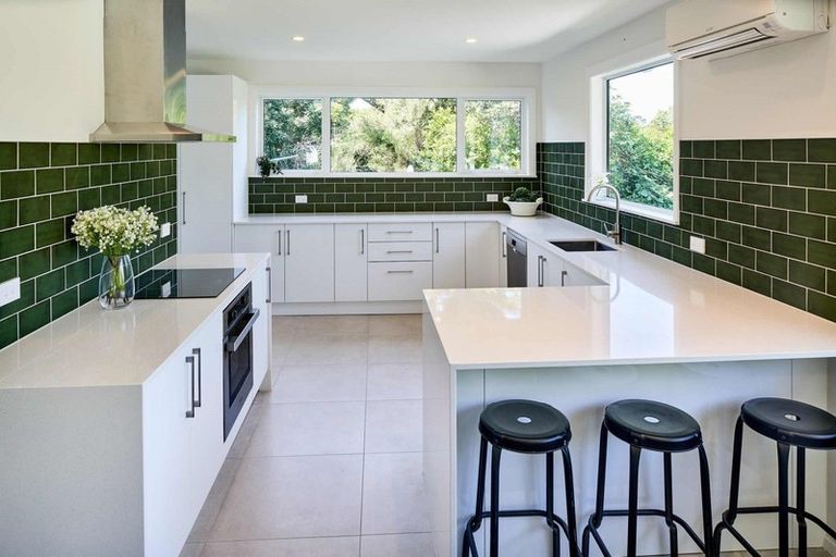 Photo of property in 25 Corlett Road, Plimmerton, Porirua, 5026