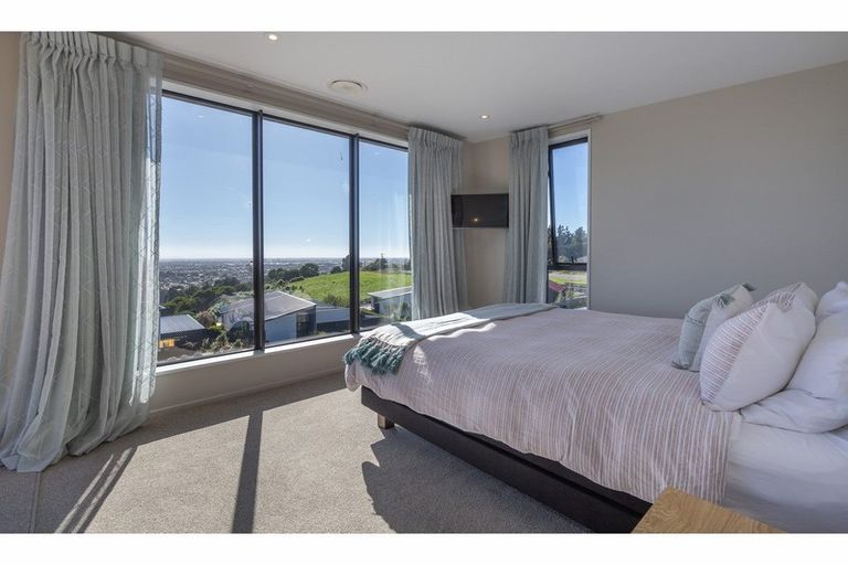 Photo of property in 8 Caldberg Close, Westmorland, Christchurch, 8025