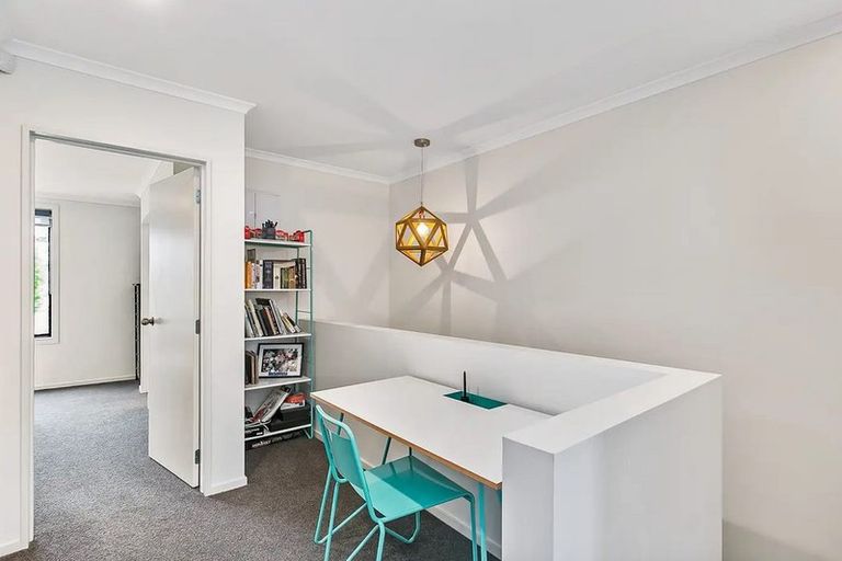 Photo of property in 51 Popokatea Drive, Takanini, 2112