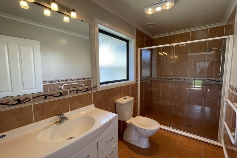 Photo of property in 4 Moravale Lane, Flat Bush, Auckland, 2016