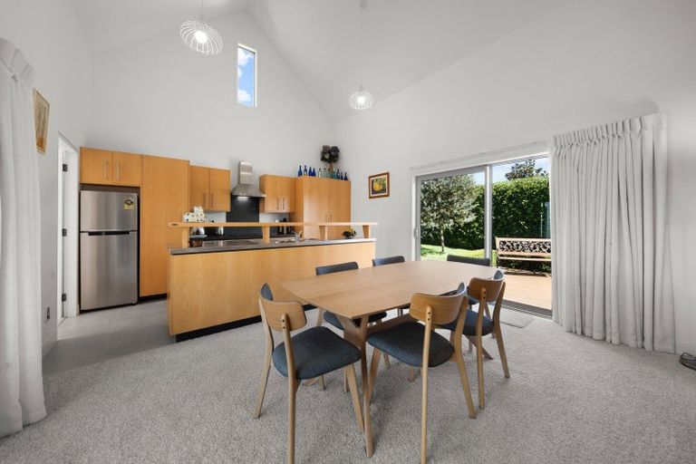 Photo of property in 12 Burgundy Drive, Martinborough, 5711