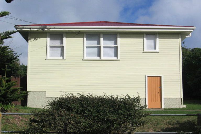 Photo of property in 8 Waiuta Street, Titahi Bay, Porirua, 5022