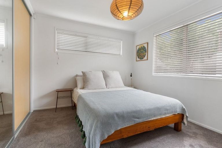 Photo of property in 22 Finn Place, Totara Vale, Auckland, 0629