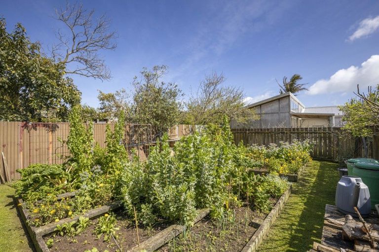 Photo of property in 5 Harris Street, Waitara, 4320
