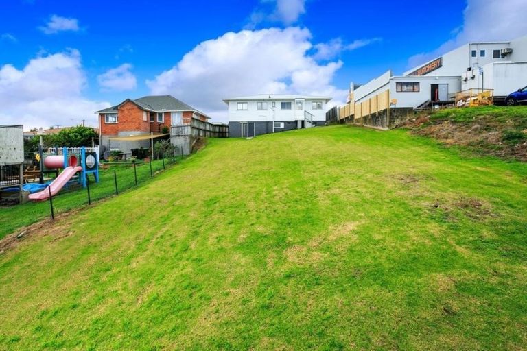 Photo of property in 658 East Coast Road, Pinehill, Auckland, 0630