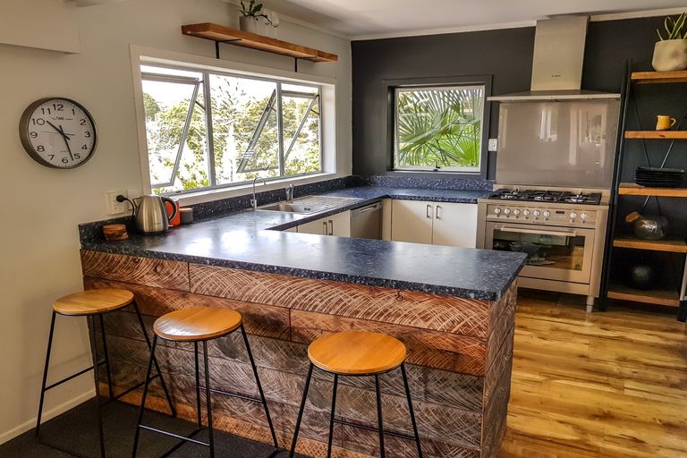 Photo of property in 5 Cambrae Road, Raglan, 3225