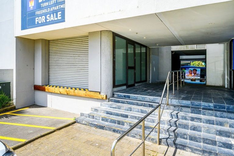 Photo of property in Twin Towers, 811/17 Putney Way, Manukau, Auckland, 2104