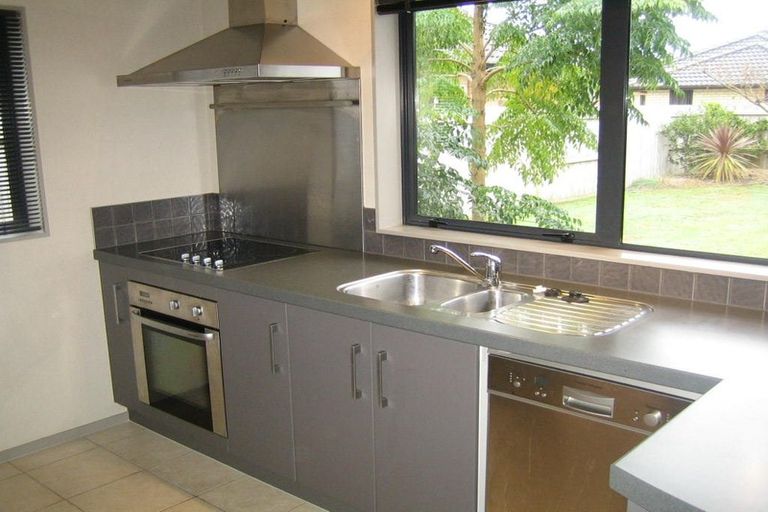 Photo of property in 25 Grabella Place, Papamoa Beach, Papamoa, 3118