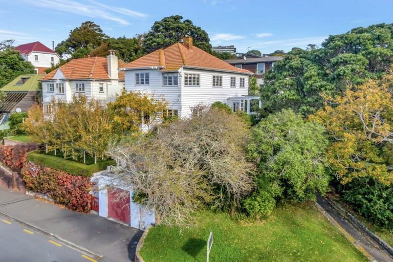 Photo of property in 11 Kinross Street, Kelburn, Wellington, 6012