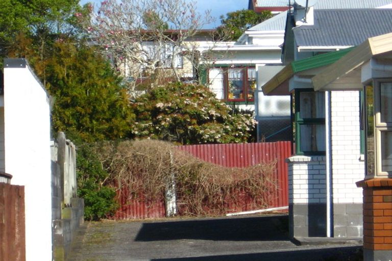 Photo of property in 2/135 Clawton Street, Westown, New Plymouth, 4310
