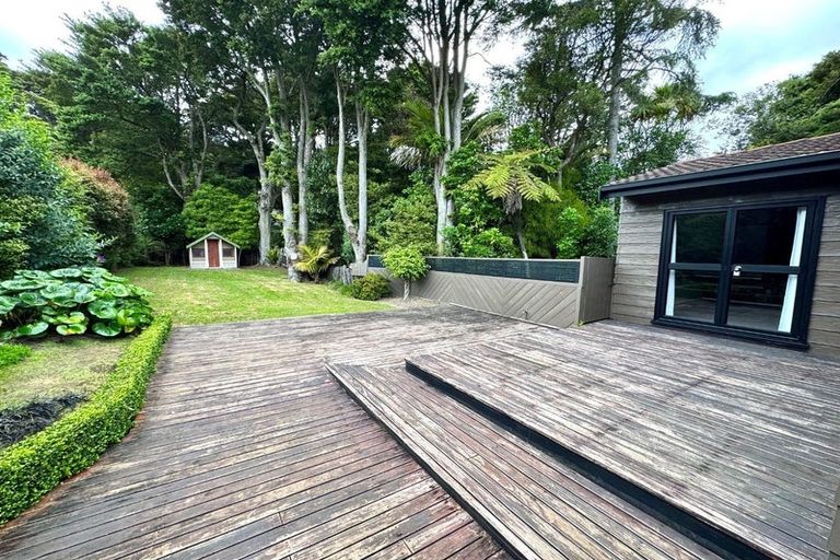 Photo of property in 22 Kingsclere Place, Goodwood Heights, Auckland, 2105