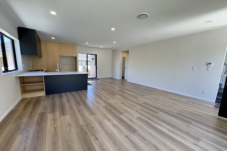 Photo of property in 22d Toru Street, Te Atatu Peninsula, Auckland, 0610