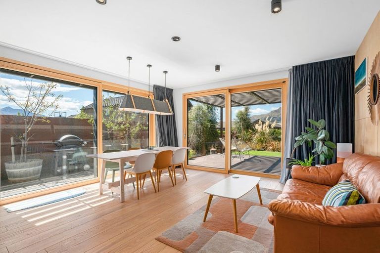 Photo of property in 6 Soudley Court, Jacks Point, Queenstown, 9371