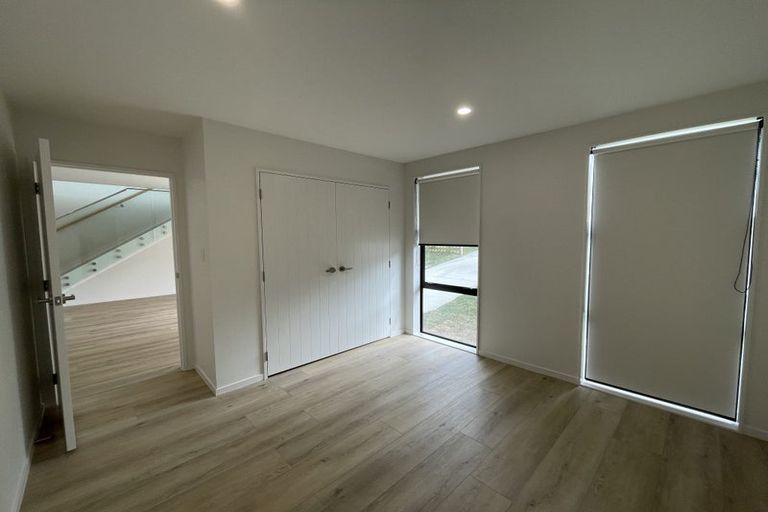 Photo of property in 5a Merton Avenue, Glenfield, Auckland, 0627