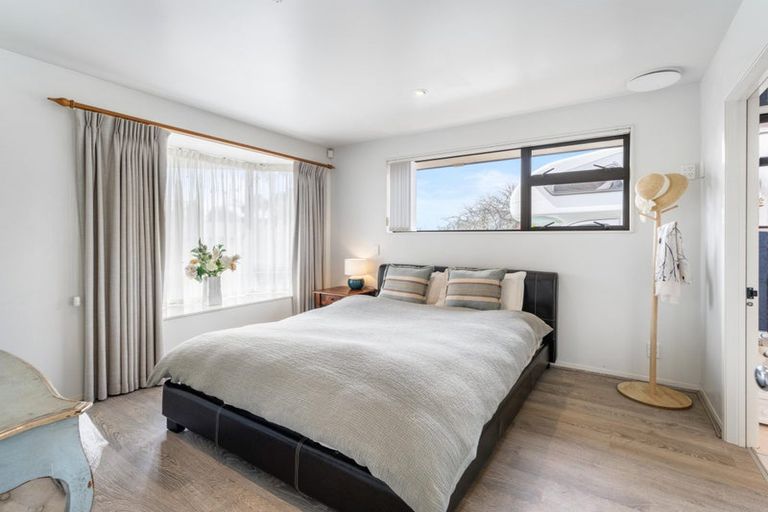 Photo of property in 9 Renoir Street, West Harbour, Auckland, 0618