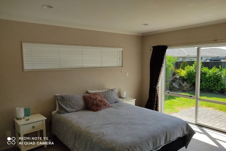 Photo of property in 35 Stranraer Crescent, Wattle Downs, Auckland, 2103