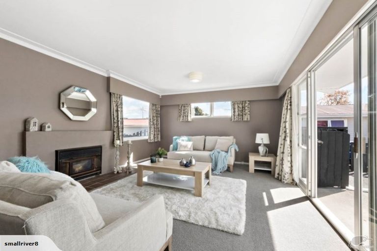 Photo of property in 16 Robert Burke Place, Henderson, Auckland, 0612